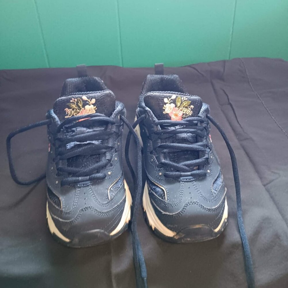 woman's Skechers navy with flowers size 6
